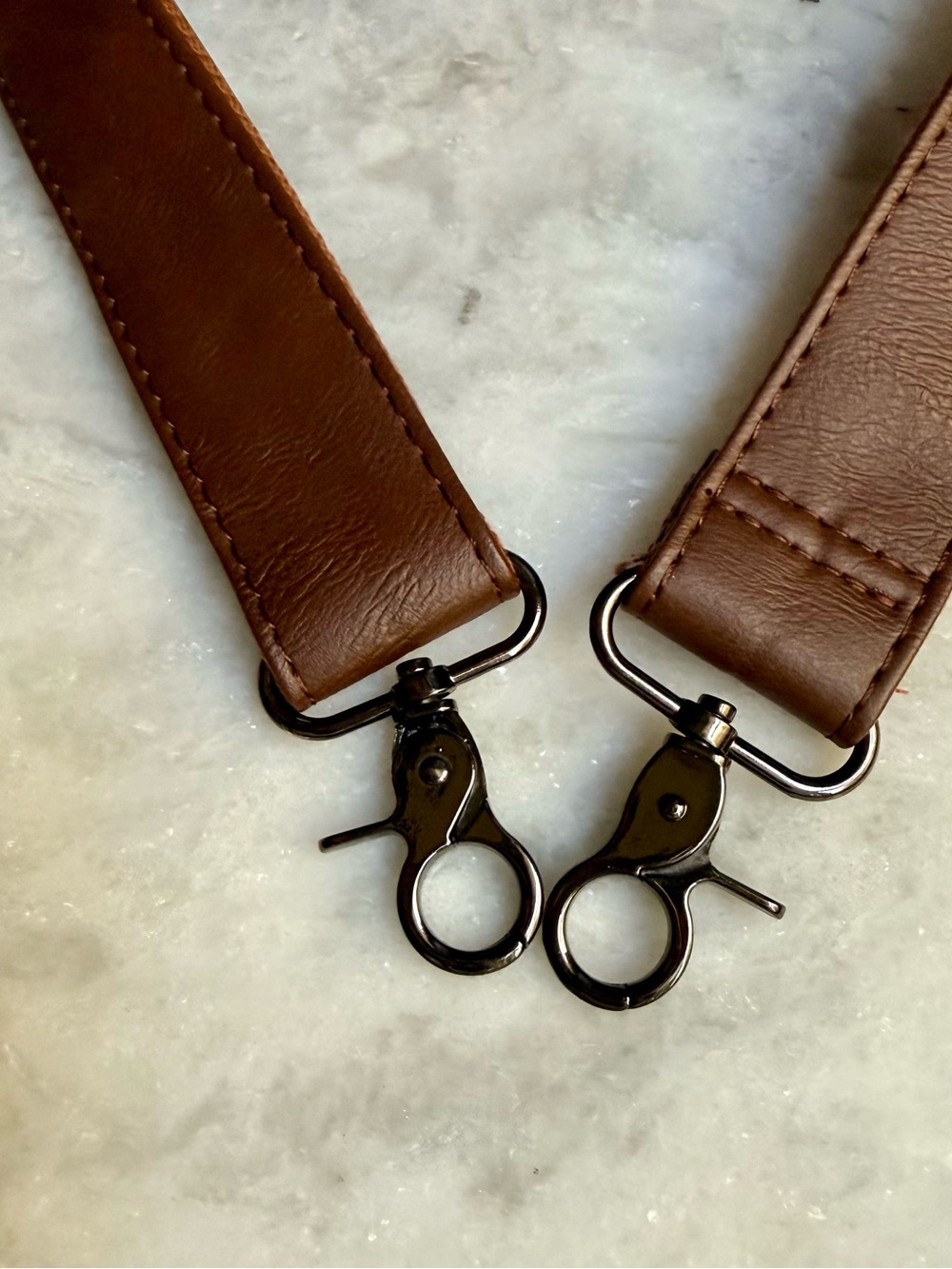 Brown Adjustable Handbag
Shoulder/Crossbody
Replacement Strap Swivel Clasp